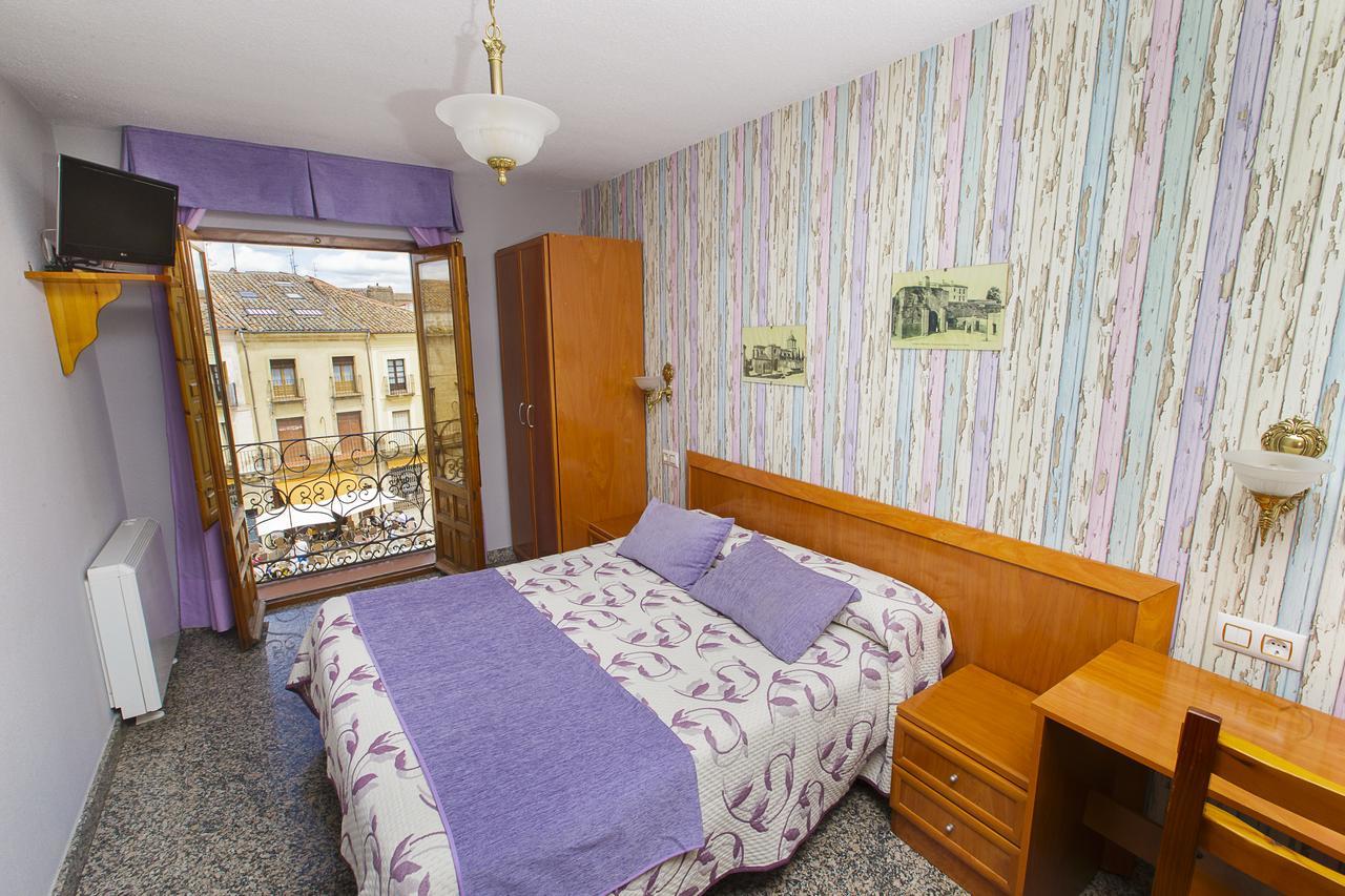 Hostal Plaza Ciudad-Rodrigo Zewnętrze zdjęcie
